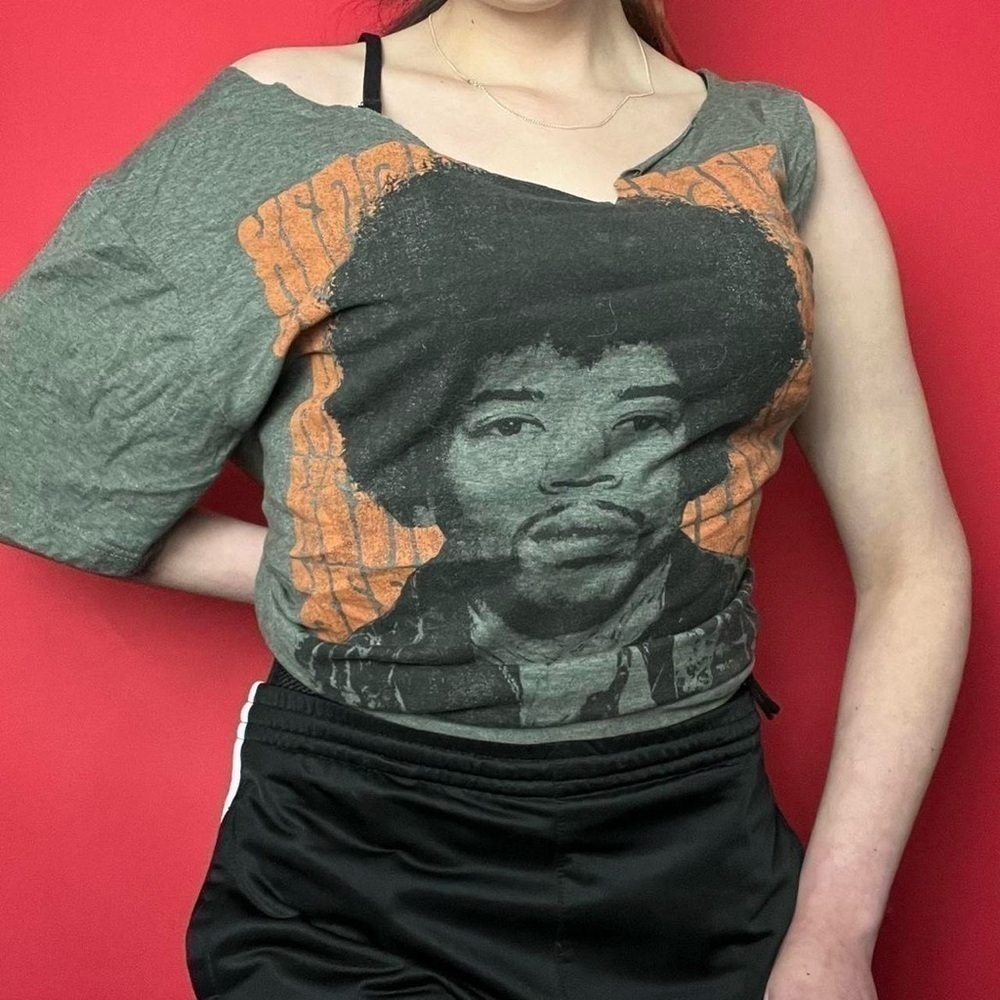 Distressed jimi hendrix one sleeve tee shirt 🩶🧡